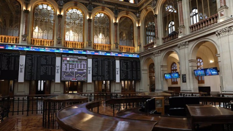 Interior del Palacio de la Bolsa, el día en el que ha comenzado la sesión de este viernes con un leve retroceso del 0,07%, en Madrid (España), a 12 de marzo de 2021. Esta regresión llevó al selectivo madrileño a cotizar en los 8.586,80 puntos, mientras lo | Marta Fernández Jara - Europa Press ep interior del palacio de la bolsa el dia en el que ha comenzado la sesion de este viernes con un