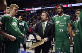 ep joan plaza unicaja dando instrucciones