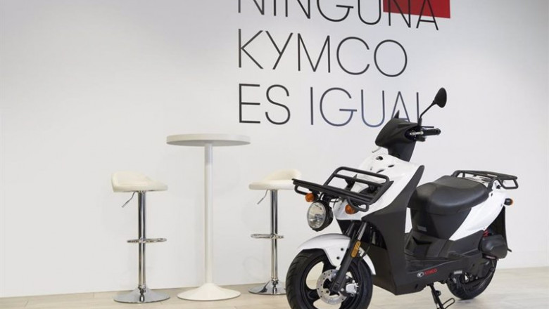 Kymco Agility Carry 50, con dos parrillas de carga para transportar hasta 25 kilos. | KYMCO ESPAÑA ep kymco agility carry 50 con dos parrillas de carga para transportar hasta 25 kilos