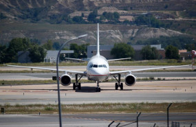 ep la eurocamara avala reducir los slots exigidos a las aerolineas para evitar vuelos fantasmas