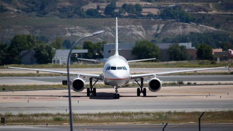La Eurocámara avala reducir los ‘slots’ exigidos a las aerolíneas para evitar vuelos fantasmas durante la pandemia | Oscar J. Barroso / Europa Press - Archivo ep la eurocamara avala reducir los slots exigidos a las aerolineas para evitar vuelos fantasmas