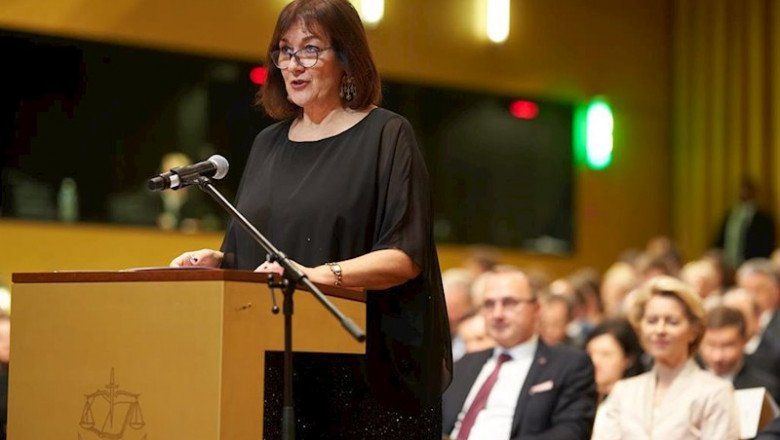 ep la vicepresidenta de la comision europea para democracia y demografia dubravka suica en una