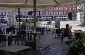 ep personas en una terraza de madrid espana a 28 de septiembre de 2020
