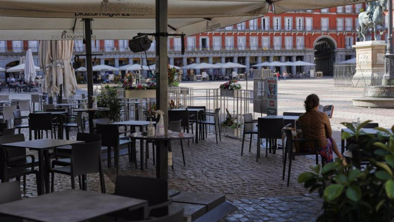 Personas en una terraza de Madrid (España), a 28 de septiembre de 2020. | Jesús Hellín - Europa Press ep personas en una terraza de madrid espana a 28 de septiembre de 2020
