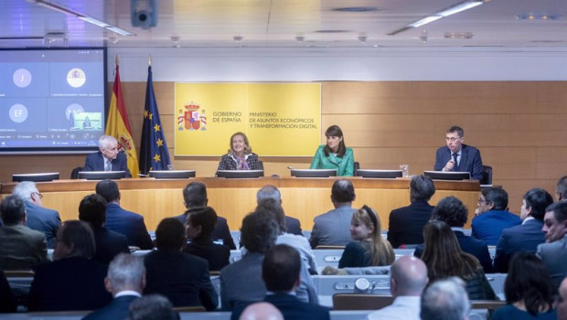 ep reunion del gobierno con el sector de los chips en espana para presentar las actuaciones del