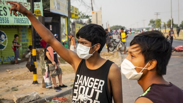ep vecinos de la ciudad boliviana de santa cruz con mascarillas por el coronavirus