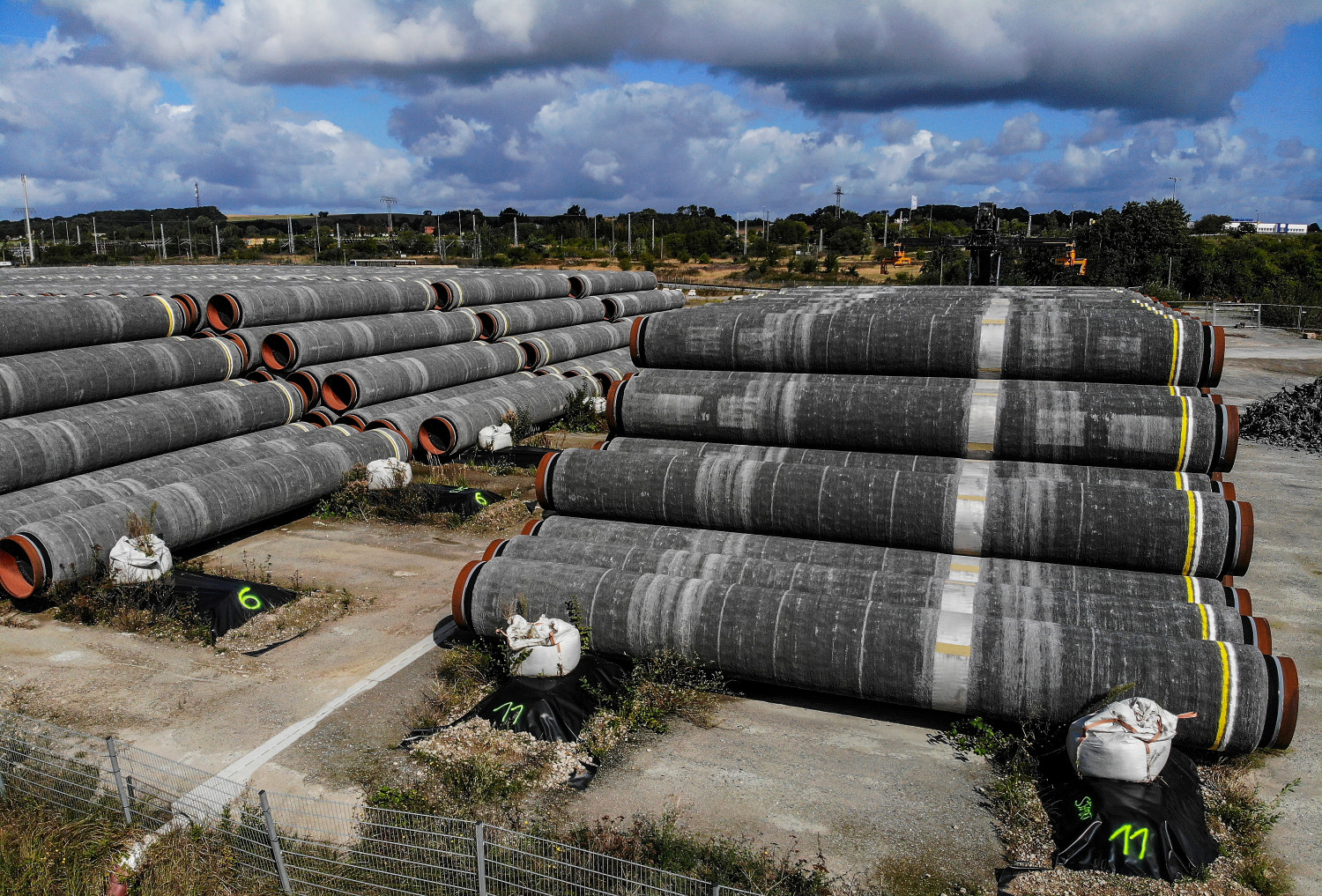 reprise de la construction du gazoduc nord stream 2 en mer baltique 