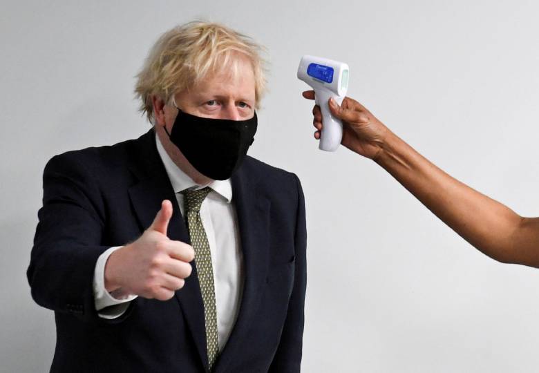 Boris Johnson sobrevive al voto de confianza interno por el partygate