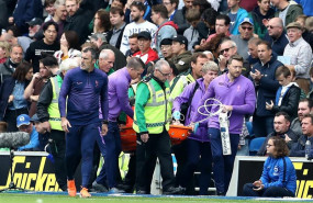ep 05 october 2019 england brighton tottenham hotspur goalkeeper hugo lloris is stretchered off the