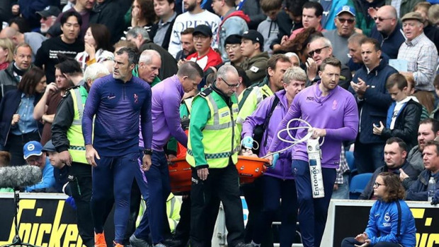 ep 05 october 2019 england brighton tottenham hotspur goalkeeper hugo lloris is stretchered off the