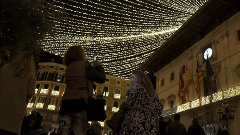 ep archivo los palmesanos disfrutan del encendido de las luces de navidad 2022 a 19 de noviembre ep archivo los palmesanos disfrutan del encendido de las luces de navidad 2022 a 19 de noviembre