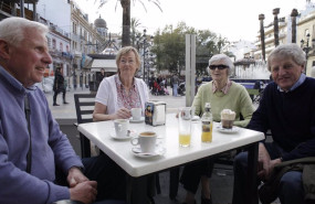 ep archivo   turistas senior visitan espana
