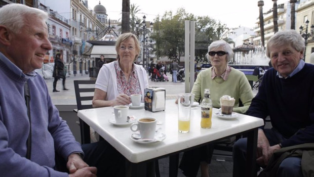 ep archivo   turistas senior visitan espana
