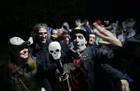ep archivo   varias personas disfrazadas por halloween a 30 de octubre de 2022 en quiroga lugo