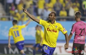 ep cadiz toma ventajael play-off de ascensoprimera