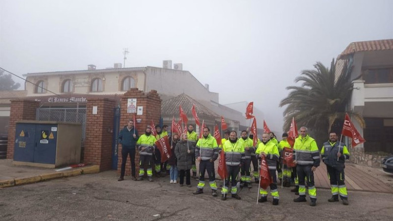 Concentración de CCOO en una factoría del Grupo Losán. | CCOO ep concentracion de ccoo en una factoria del grupo losan