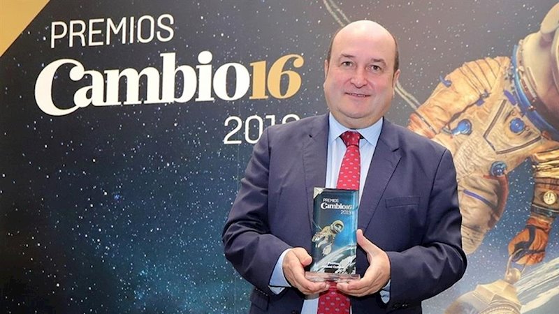 ep el presidente del ebb del pnv andoni ortuzar recoge el premio cambio16