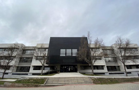 ep fachada exterior de uno de los edificio de la universidad rey juan carlos en el campus de