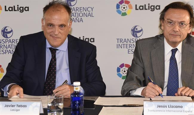 Javier Tebas y Jesús Lizcano firman el convenio | LALIGA ep javier tebasjesus lizcano firmanconvenio