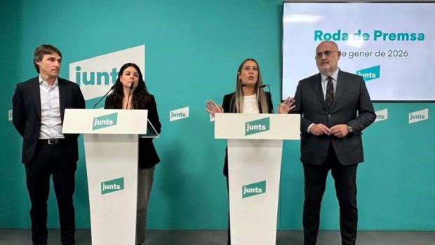 ep la portavoz de junts en el congreso miriam nogueras acompanada de eduard pujol con la presidenta