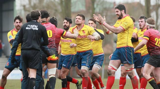 Los jugadores españoles protestan al colegiado tras el Bélgica-España de rugby | FERUGBY ep los jugadores espanoles protestancolegiadobelgica-espanarugby