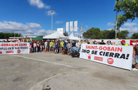 ep los trabajadores de la planta saint-gobain en tarragona protestan por el ere presentado por la