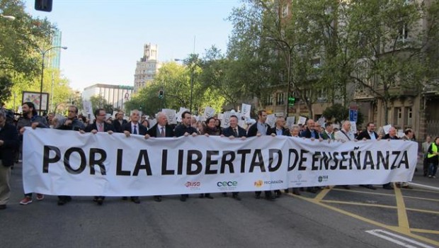 ep manifestacionfavorla ensenanza concertadazaragoza