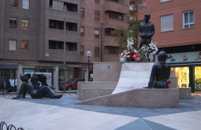 ep monumento recuerdovictimasatentadoetala casa cuartelzaragoza