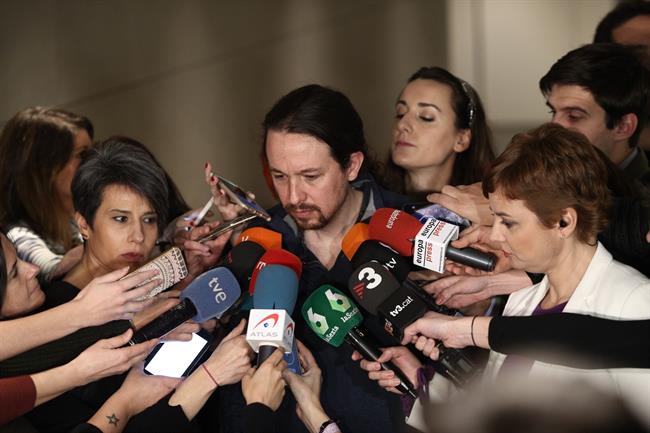 ep pablo iglesias atiendelos medioscongreso