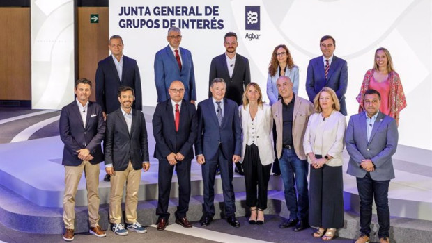 ep participantes en la junta general de grupos de interes de agbar