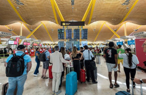 ep pasajeros en el aeropuerto de madrid barajas