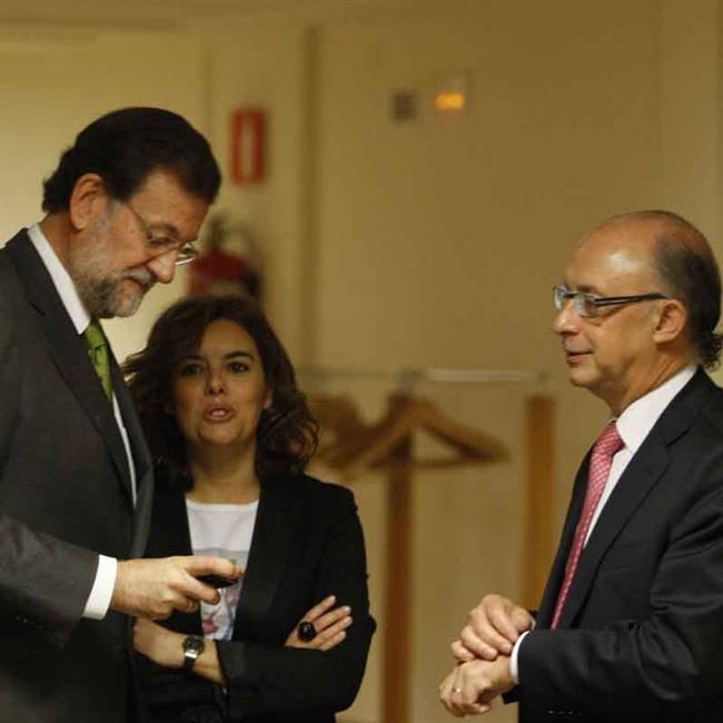 Presidente del PP, Mariano Rajoy, con la portavoz del PP en el Congreso, Soraya | EUROPA PRESS ep presidentepp mariano rajoy conportavozppcongreso soraya