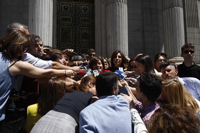ep soraya saenzsantamaria atiendelos medios frentecongreso
