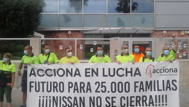 ep trabajadores de acciona subcontratados por nissan protestando en agosto contra el cierre de la