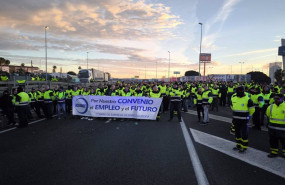 ep trabajadores de acerinox cortando la a 7 en los barrios en sus primeros dias de huelga