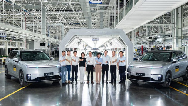 ep xpeng arranca la produccion en masa de su primer robotaxi en china
