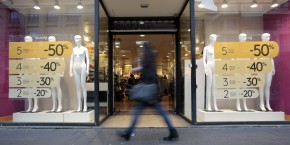 les-acheteurs-reviennent-dans-les-magasins-pour-les-soldes