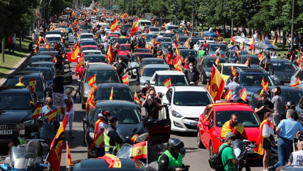 vox manifestacion coche