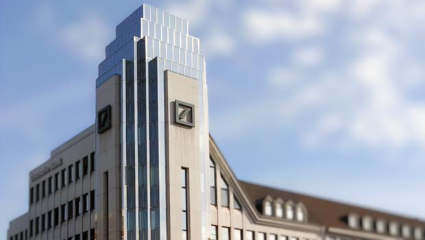 Deutsche Bank cae: provisionará 1.300 millones para el litigio por la compra de Postbank