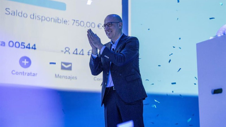 ep archivo   el consejero delegado de bbva onur gen presenta la nueva app del banco en el auditorio