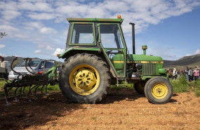 ep archivo   mas de 1600 agricultores y ganaderos se benefician del plan renove 2025