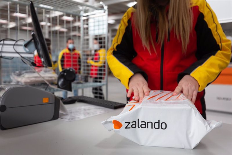 Fuertes subidas en Zalando: aumenta el valor bruto de mercancía y confirma previsiones