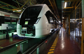 ep archivo   trenes de fgc que operaran las lineas rl3 y rl4