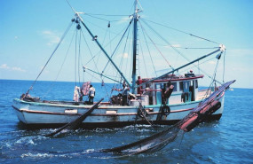ep barco de pesca en el atlantico norte