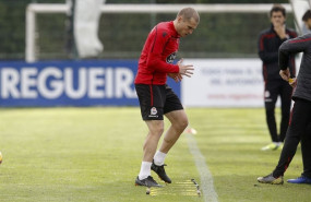 ep centrocampista espanol alex bergantinos del rc deportivola coruna