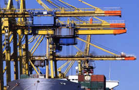 ep contenedores en un puerto