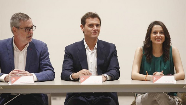El exsecretario general de Ciudadanos José Manuel Villegas, el expresidente del partido, Albert Rivera, y la actual presidenta, Inés Arrimadas. | Eduardo Parra - Europa Press - Archivo ep el exsecretario general de ciudadanos jose manuel villegas el expresidente del partido albert
