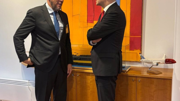 ep el ministro de transportes oscar puente con su homologo noruego jon ivar nygrd