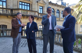 ep goia e itxaso conversan antes de la presentacion