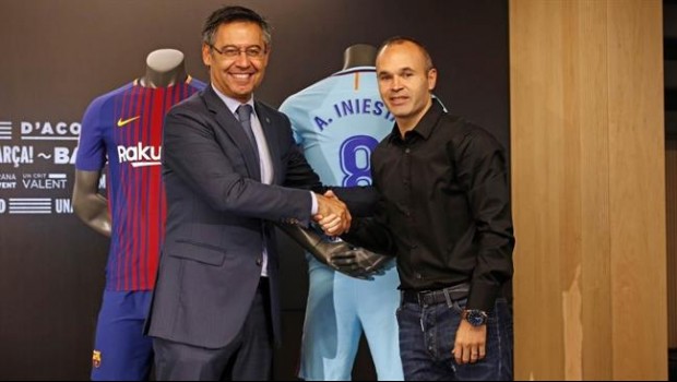 ep iniestabartomeufirmarrenovacionbarcelona